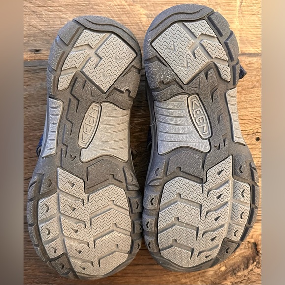 NWOT Kid’s Keen Water Shoe Sandals - Picture 9 of 12